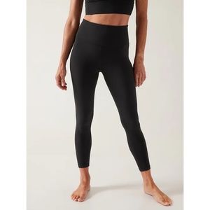 Athleta Ultra High Rise Elation 7/8 Tight in Black Size Medium